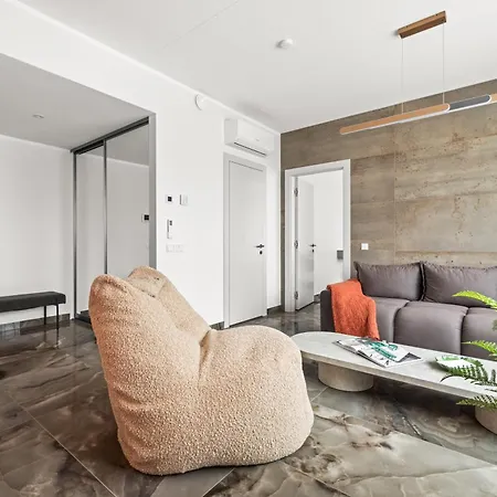 F-apartments - Emperor Size Bed, Center, Contactless 아파트 *