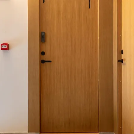 F-apartments - Emperor Size Bed, Center, Contactless *