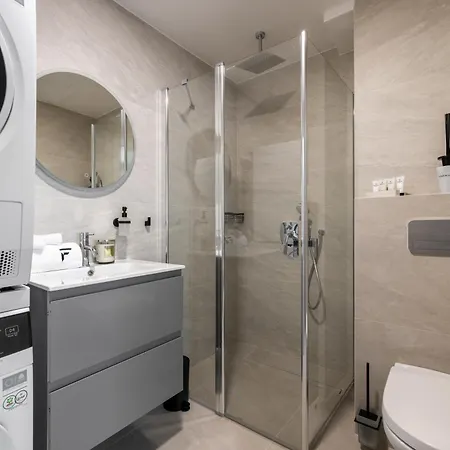 F-apartments - Emperor Size Bed, Center, Contactless Daire *