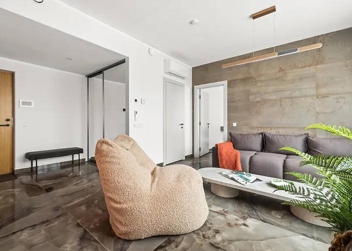 F-apartments - Emperor Size Bed, Center, Contactless شقة *