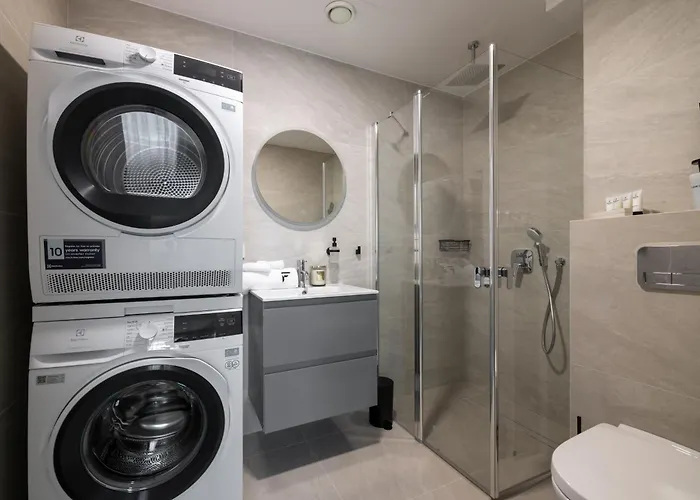 F-apartments - Emperor Size Bed, Center, Contactless * טרטו