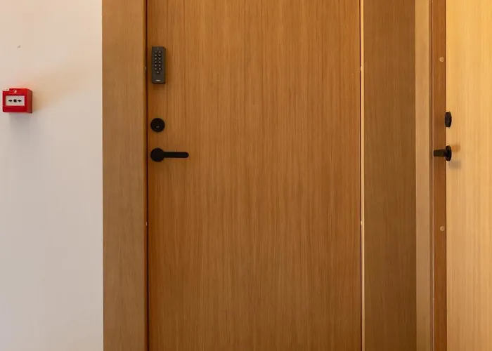 F-apartments - Emperor Size Bed, Center, Contactless *