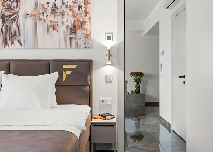 F-apartments - Emperor Size Bed, Center, Contactless טרטו