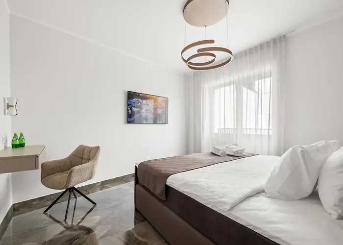 F-apartments - Emperor Size Bed, Center, Contactless * טרטו