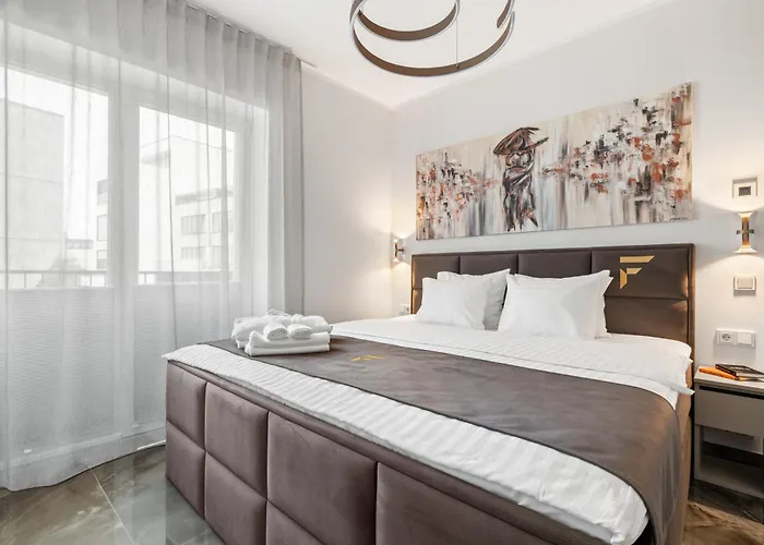 F-apartments - Emperor Size Bed, Center, Contactless شقة