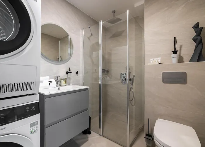 F-apartments - Emperor Size Bed, Center, Contactless דירה *